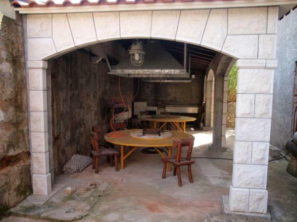 Rade 3* Stari Grad (Hvar)