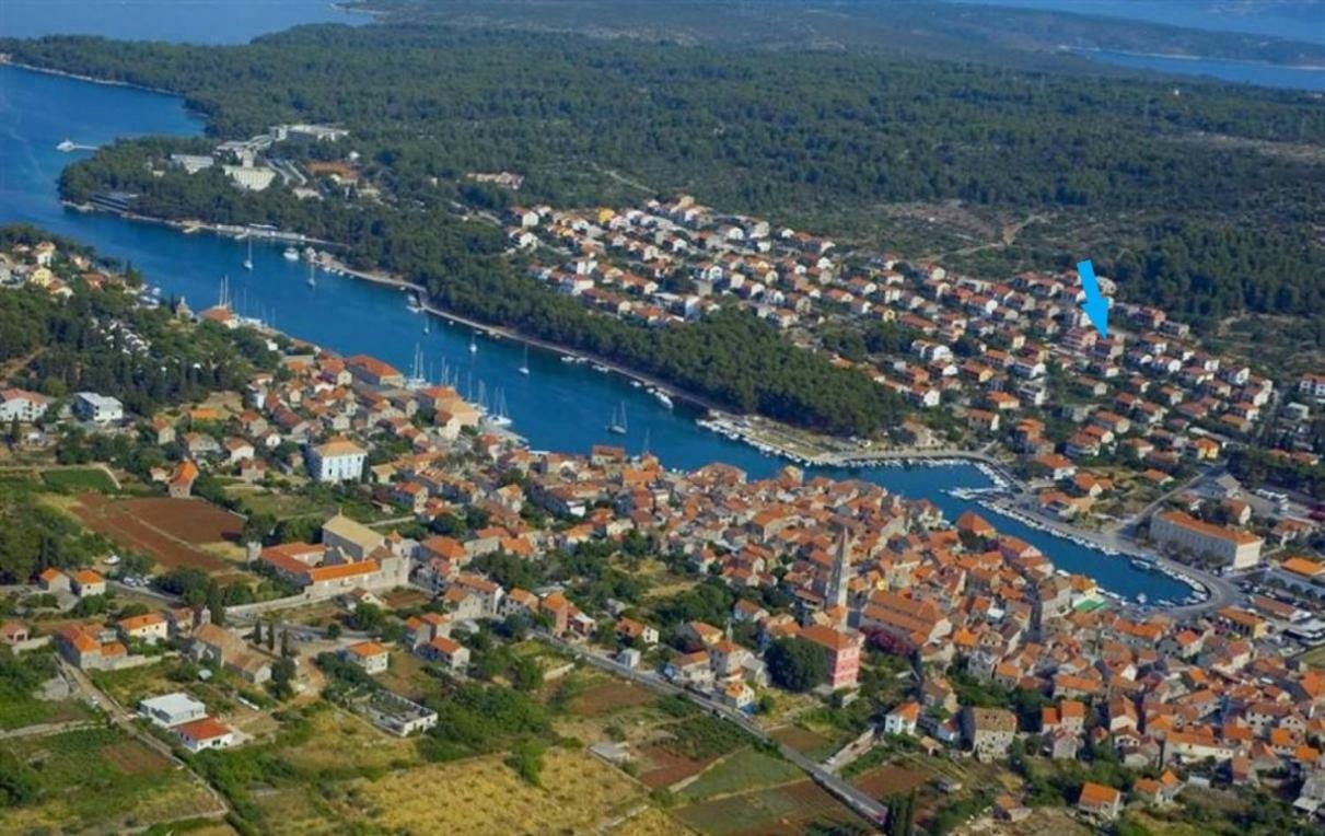 Rade 3* Stari Grad (Hvar)